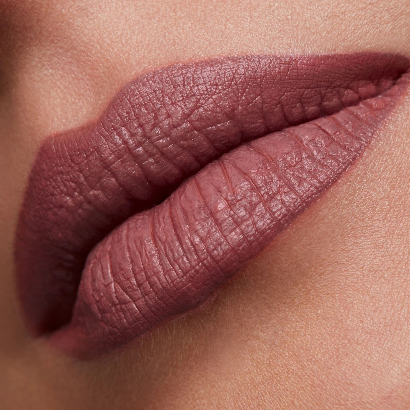 MAJOR HEADLINES MATTE SUEDE LIPSTICK SEDUCTIVE (LABIAL EN BARRA MATE)